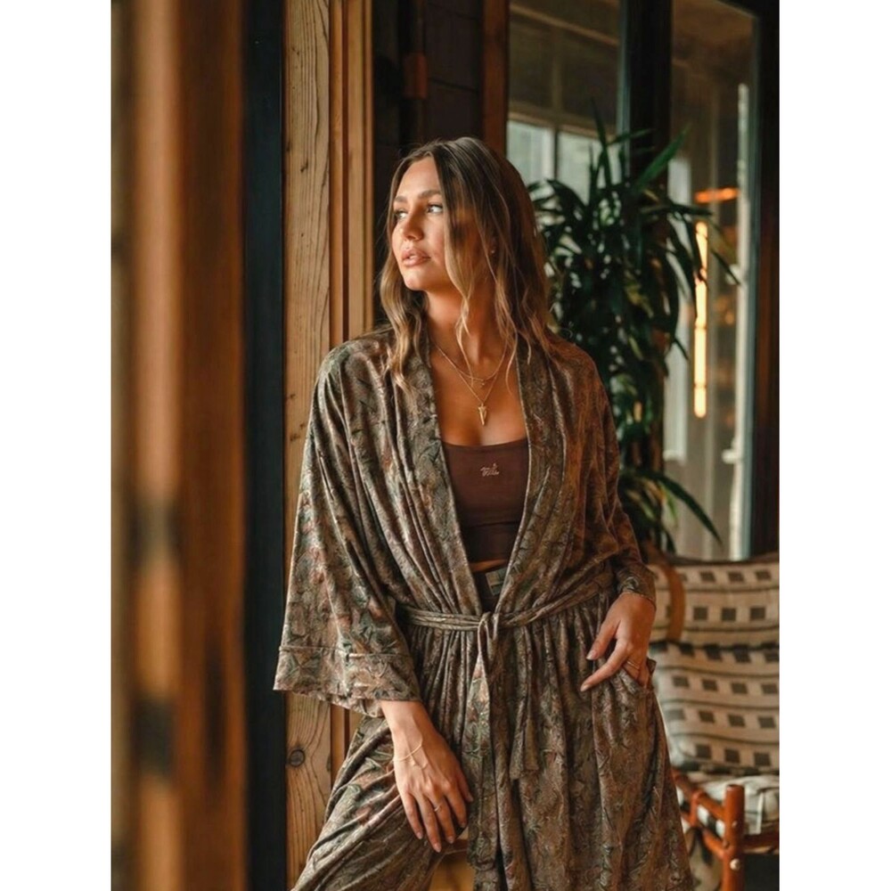 Karma Highway Paisley Smooth Velvet Kimono Lounge Robe OS Earthy Tone Old Money